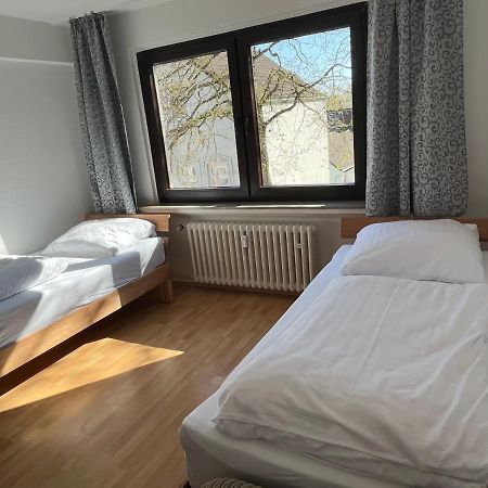 Zimmer Fuer Monteure, Handwerker Oder Reisende Essen Buitenkant foto