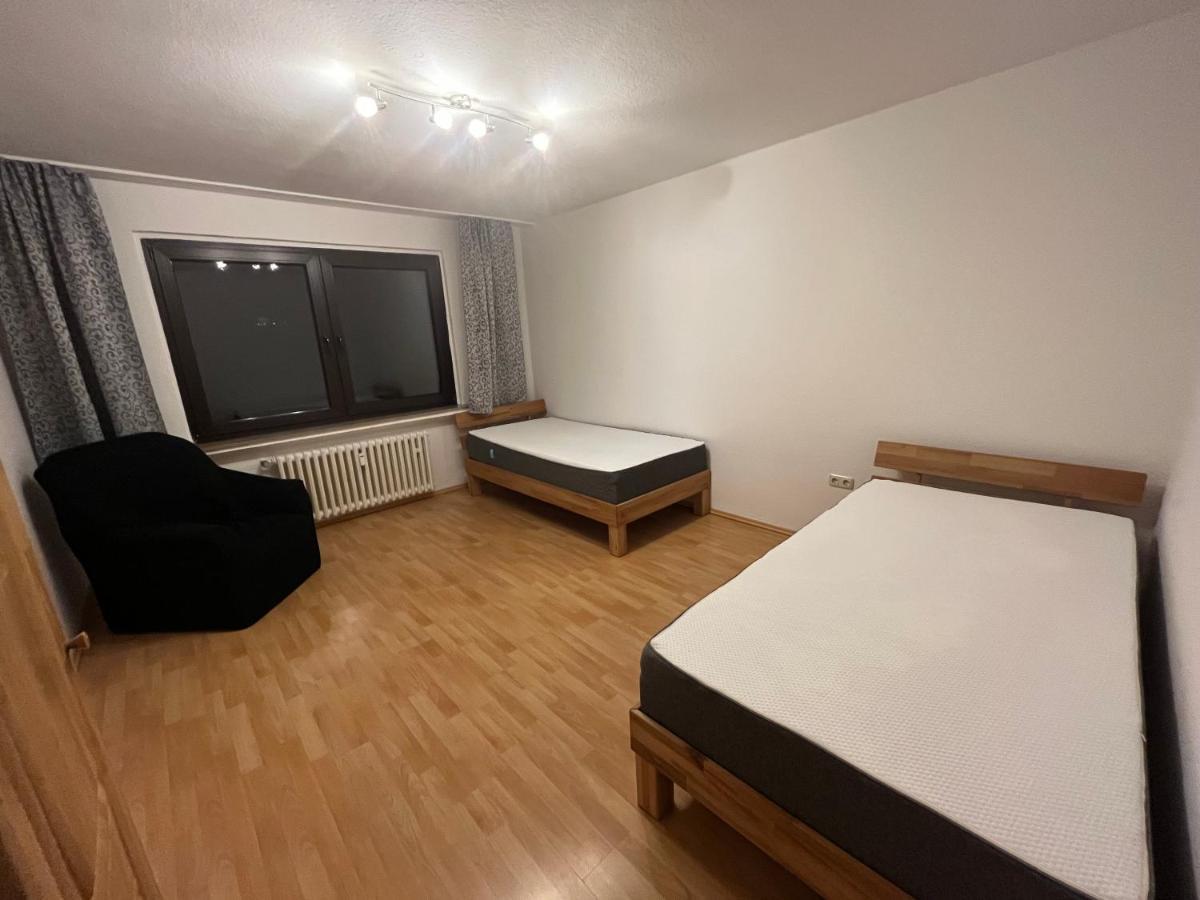 Zimmer Fuer Monteure, Handwerker Oder Reisende Essen Buitenkant foto