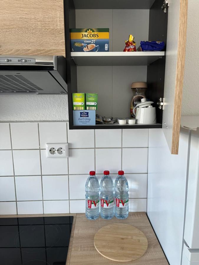 Zimmer Fuer Monteure, Handwerker Oder Reisende Essen Buitenkant foto